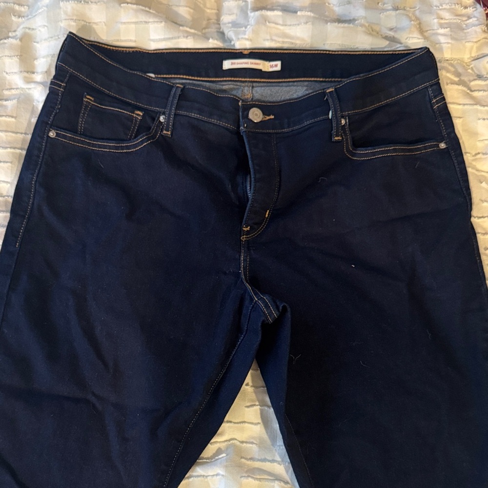 Levi's Women's Navy Shaping Skinny Jeans